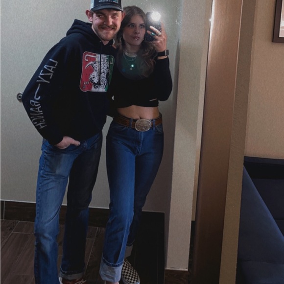 Meet your Posher, Brooke - Picture 2 of 10